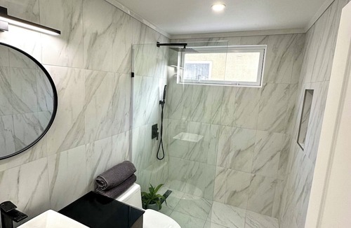 Lawndale House | Modern Luxe House Surf/Stay/Play PS5 Manhattan Beach/LAX