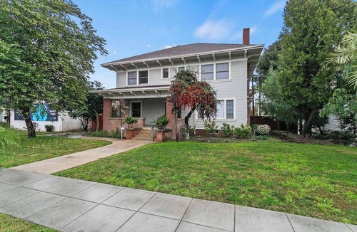 Downtown Riverside House | Fenced Backyard｜Dedicate Workspace｜Pet Friendly #41988