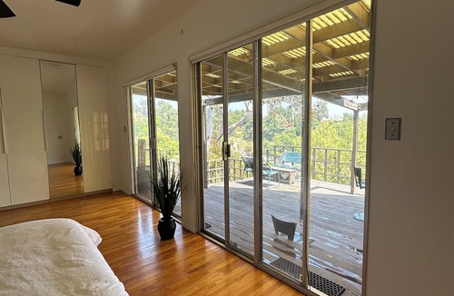 Eagle Rock House | Highland Park Designer Home with Massive deck & stunning views. Pet Friendly!