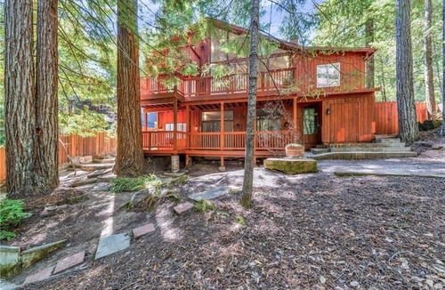 Willits House | Beautiful home in the Redwoods