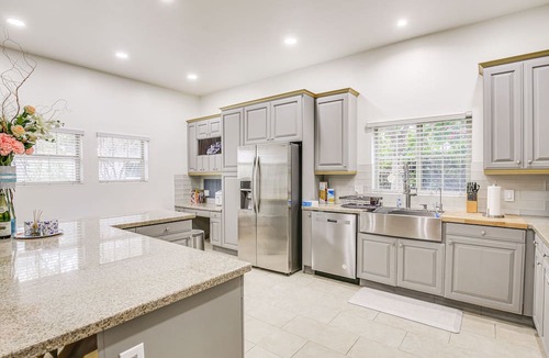 Anaheim Colony Historic District House | Spacious Anaheim Home < 30 Mi to DTLA!