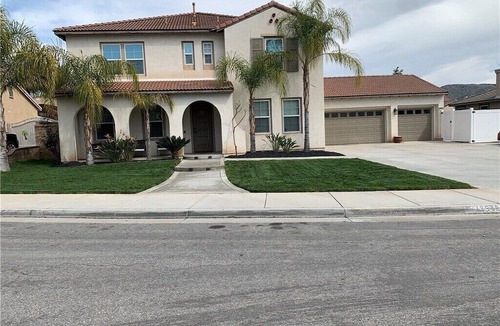 Moreno Valley House | Luxury and Tranquility in the Spacious Five-Bedroom Haven in Moreno Valley.nn