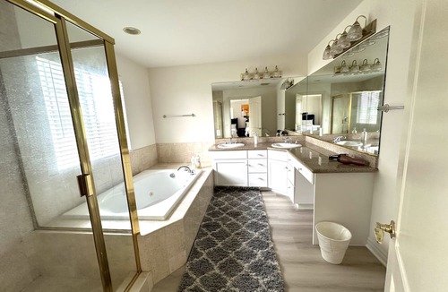 San Gabriel Villa | W-5 R/4.5 B large house