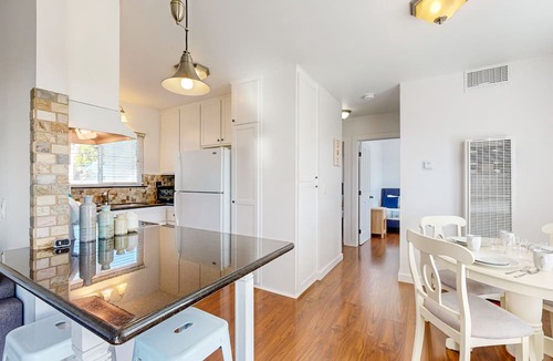 Old Towne Condo | Sunny condo by the beach with a full kitchen, balcony, & water view