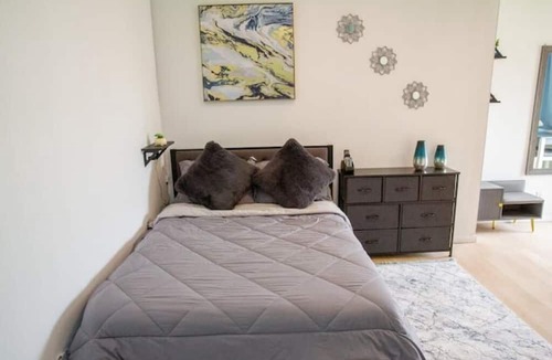 Norwalk Apartment | Private Cozy Guesthouse Mini Studio w/kitchenette