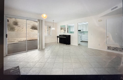 Estates at Canyon Crest House | 3 min to UCR/1 Mile, Close House or Nice Rooms for Rent.