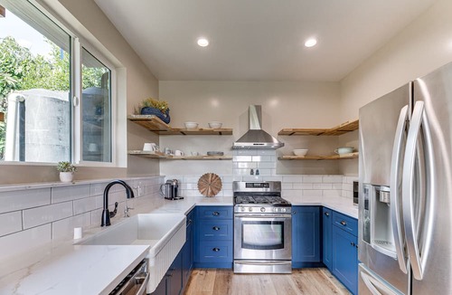 Los Angeles House | Newly Built Home w/ Patio: 5 Mi to Downtown LA!
