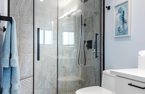The Strand House | NEWLY RENOVATED HOME - Available August 2024 - 2 BLOCKS TO BEACH!