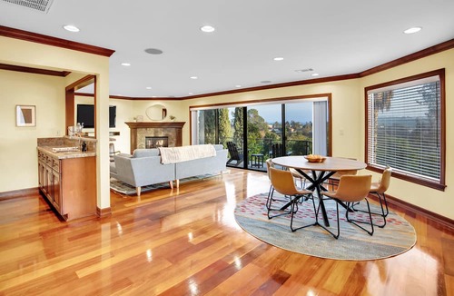 Eagle Rock House | Fyler by AvantStay | Hillside Home w/ View | Monthly Discount