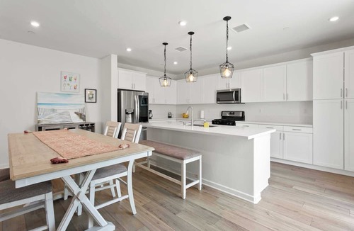 Rialto House | The Castle on Pinewood Ave #41514
