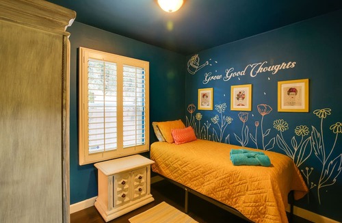 South Wrigley House | Artsy Long Beach Home w/ Patio: 2 Mi to Downtown!