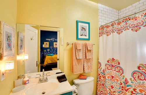 South Wrigley House | Artsy Long Beach Home w/ Patio: 2 Mi to Downtown!