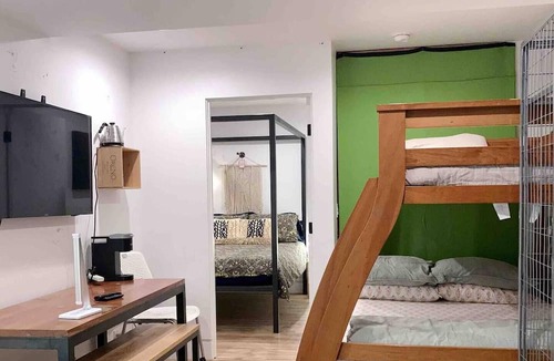 West Los Angeles House | 3 connecting master-suites