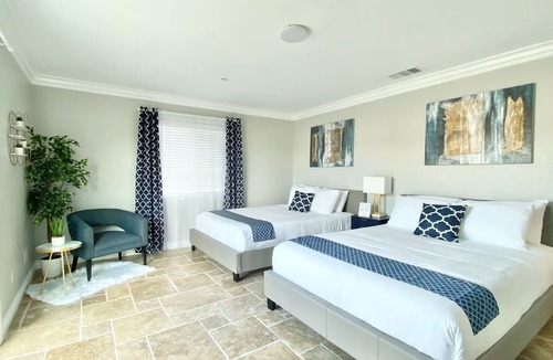 Placentia House | ☆NEW☆Luxuriously Modern Disneyland Getaway 4BR/3BA