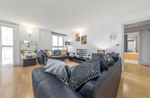 Whitechapel Apartment | Stunning Business Apartment near Tower of London & Liverpool Street