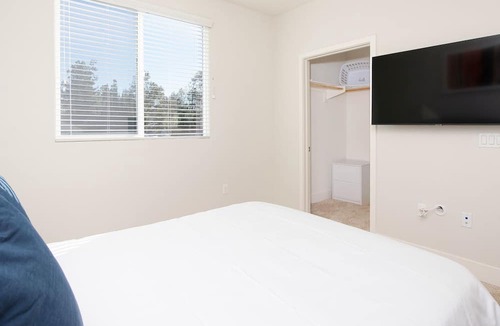Moreno Valley Apartment | Modern Apartment in Prime Location (ID8634X17)