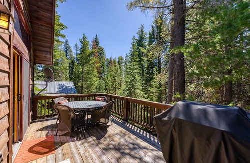 McKinney Estates House | Emerald Retreat - 3 BR w/Hot Tub, Pool Table & Wooded Views