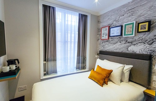 Earl's Court Hotel | Oliver Plaza
