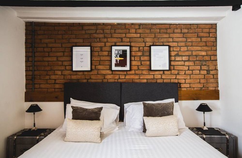 Chepstow Bed & Breakfast | No.8 Accommodation