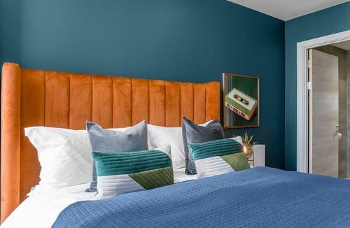 The Westside Apartment | The Mercian 1 XVIII- 1BDR |STUNNING CITY SKYLINE VIEWS! 24-Hour GYM | CINEMA room