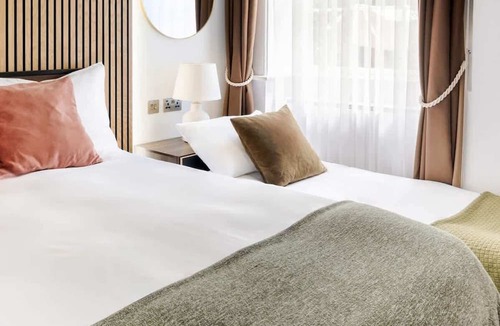 Marylebone Apartment | Chic Studio in the ♥️ of Marylebone ❄️ Air Con. 🌿 Private Patio | Sleeps 3