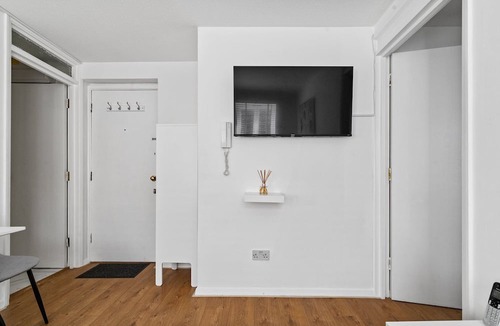 Whittington Apartment | White Shades Mill Hill