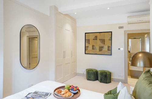 Royal Borough of Kensington and Chelsea Apartment | Spacious and Modern 4 Beds Home in Kensington