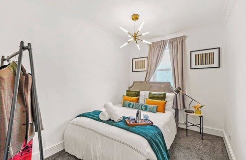 Lee Green Apartment | Cosy Apartment 5 guests - 3 beds + 1 sofa bed Lewisham, London