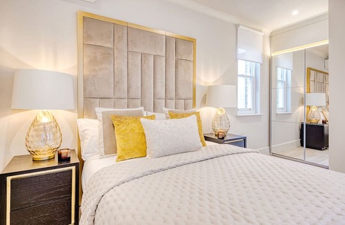 City of Westminster Apartment | Marble Arch Suite 3-Hosted by Sweetstay