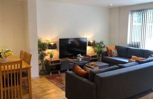 Brent Apartment | Queensbury NW9 - Modern & Spacious Ground Floor 2 Bed/2 Bath Apartment