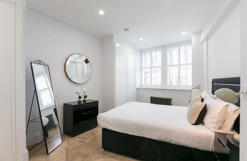Chinatown Apartment | Urban Chic - Shaftesbury