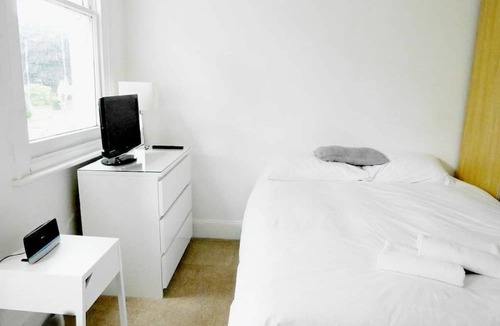 Kew Apartment | Kew Studios and Rooms