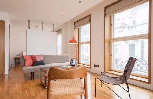 Soho Apartment | Soulful Central London Apartment (Piccadilly Circus) - Best View in London!