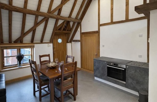 Ardens Grafton Apartment | The Welford Beam Retreat
