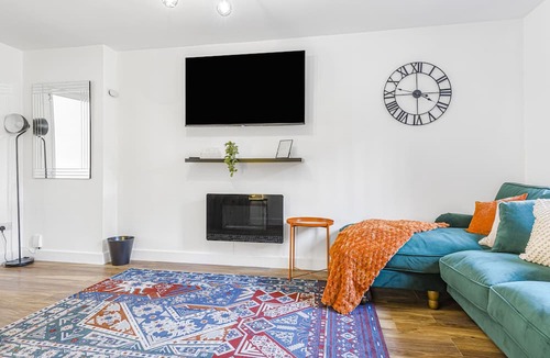 Birmingham House | Autumn House - 4 Bedroom