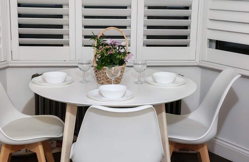 West Twickenham Apartment | Adorable 1-bedroom apartment in wonderful Twickenham neighborhood