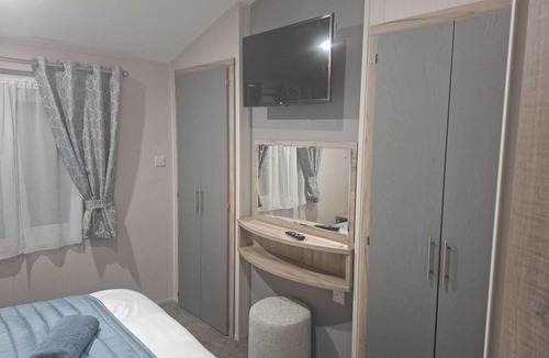 Knott End-on-Sea Cabin | Holiday Lodge with fishing set in tranquil surroundings