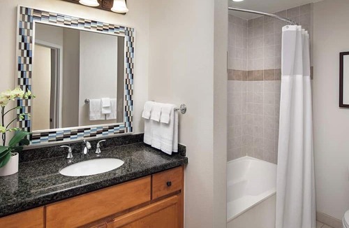 Palm Desert Condo | 2-bedroom condo in marvelous Palm Desert with AC, WiFi, fitness room
