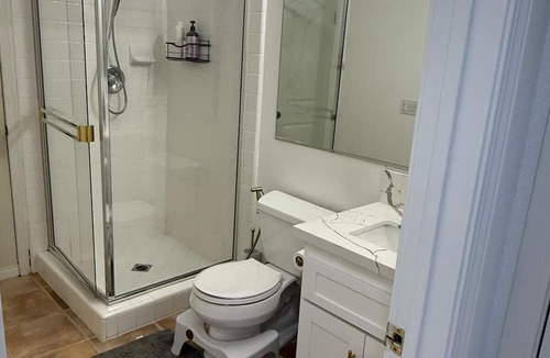 Santa Clarita Apartment | Guest Suite — Private Entrance