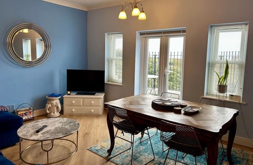 Portsmouth Apartment | Skyline Oasis panoramic sea view, balcony & parking Southsea