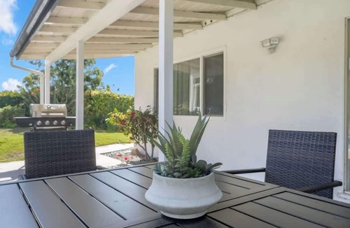 Sunland-Tujunga House | Wexford Hills Poolside Haven Backyard, BBQ