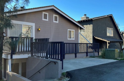 Chatsworth House | Private Studio with Front Door Parking in rustic neighborhood.