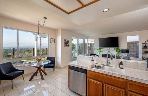 Rowland Heights House | Vista Views In A Foodie's Paradise