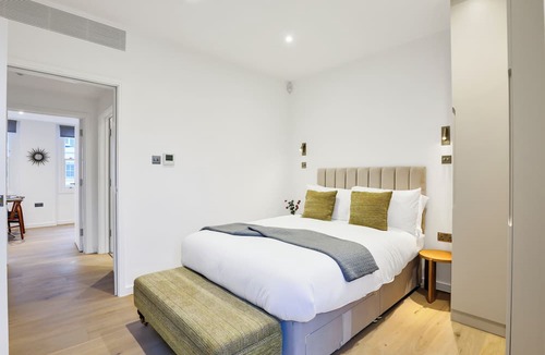 Kensington Apartment | Premium Kensington Retreat 2BR En-Suite AC