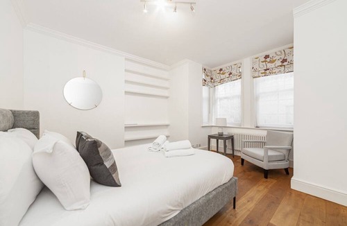 Campden Apartment | Elegant Two-Level Kensington Apartment