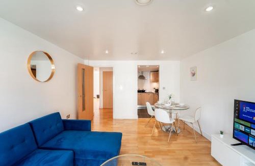 Woolwich Riverside Apartment | Cozy 2BR Apt in Greenwich, Near O2 Arena and Excel, Fast Wi-Fi, Free Parking, Excellent links Elizabeth and Southeastern Line