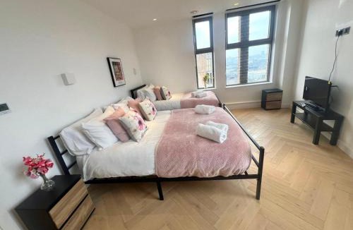 Dudden Hill Apartment | Modern 3BR Corporate Apartment, Dollis Hill, Lift Access, Ideal for Business Stays & Company Bookings