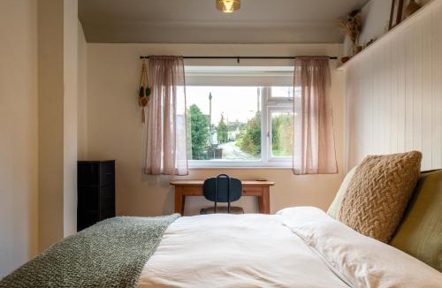 Nailsworth House | Holly Tree Cottage - Beautiful 2 Bedroom Cottage in Nailsworth