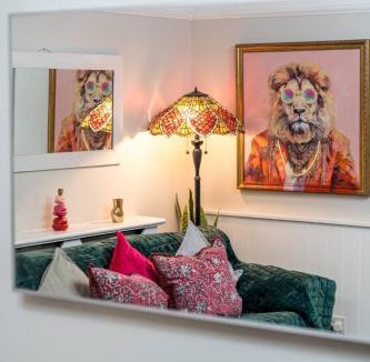 Redcliffe Apartment | Niru Experience Chelsea Oasis with Courtyard