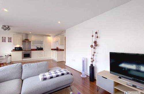 Newham Apartment | Two-Bedroom Apartment with River Views